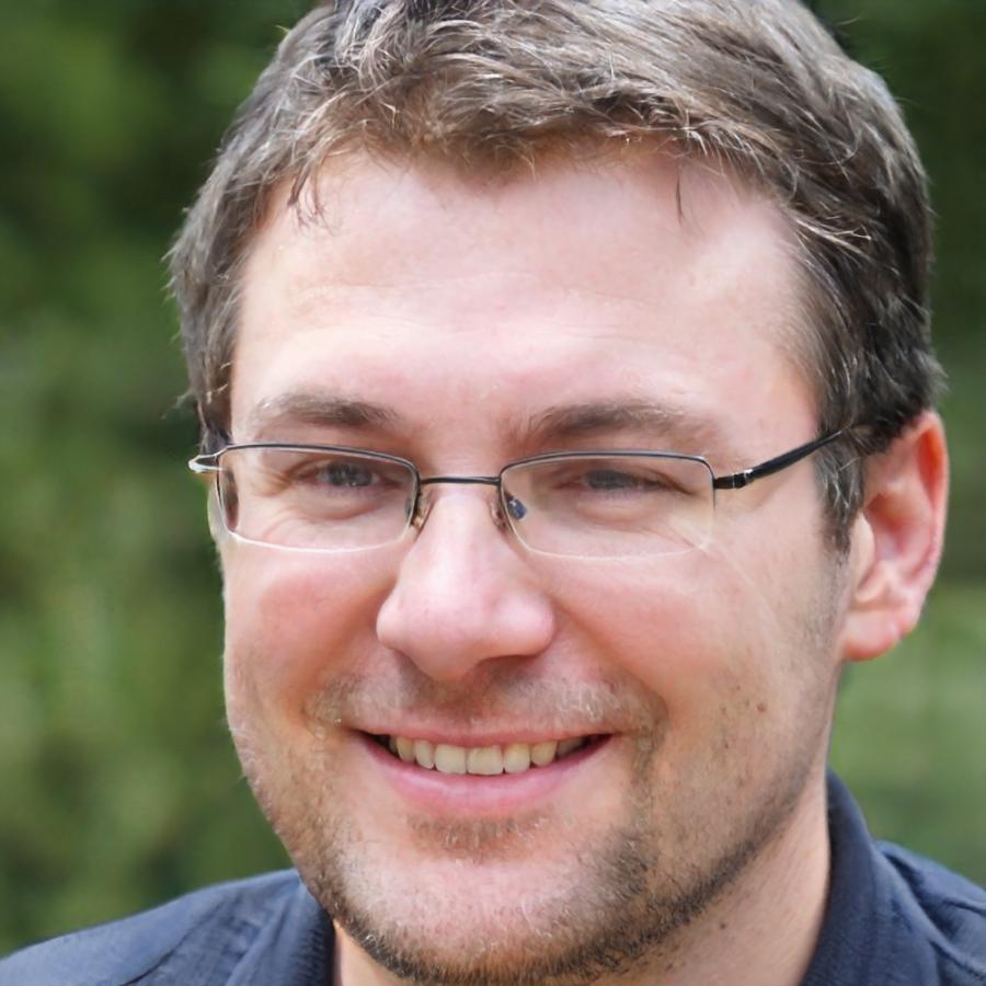 Portrait de Pierre Laurent, Analyste Financier Senior